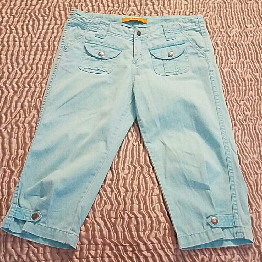 Twill 22 Capris